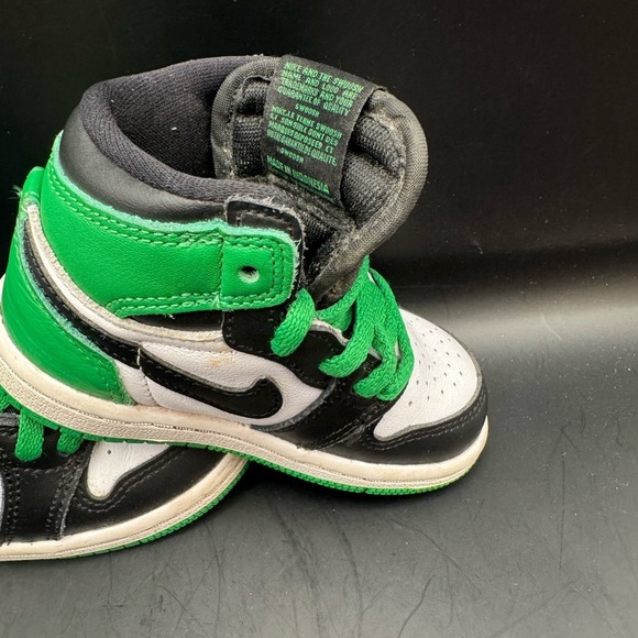 Toddler Nike Air Jordan 1 Retro High OG 'Lucky Green' Sneakers Sz 6C FD1413-031 - Picture 3 of 15